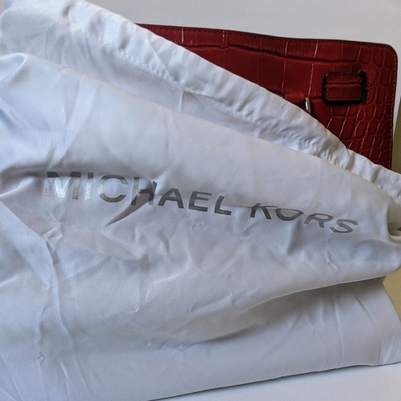 MK Dillon Lg NS Tote RED - Picture 6 of 9